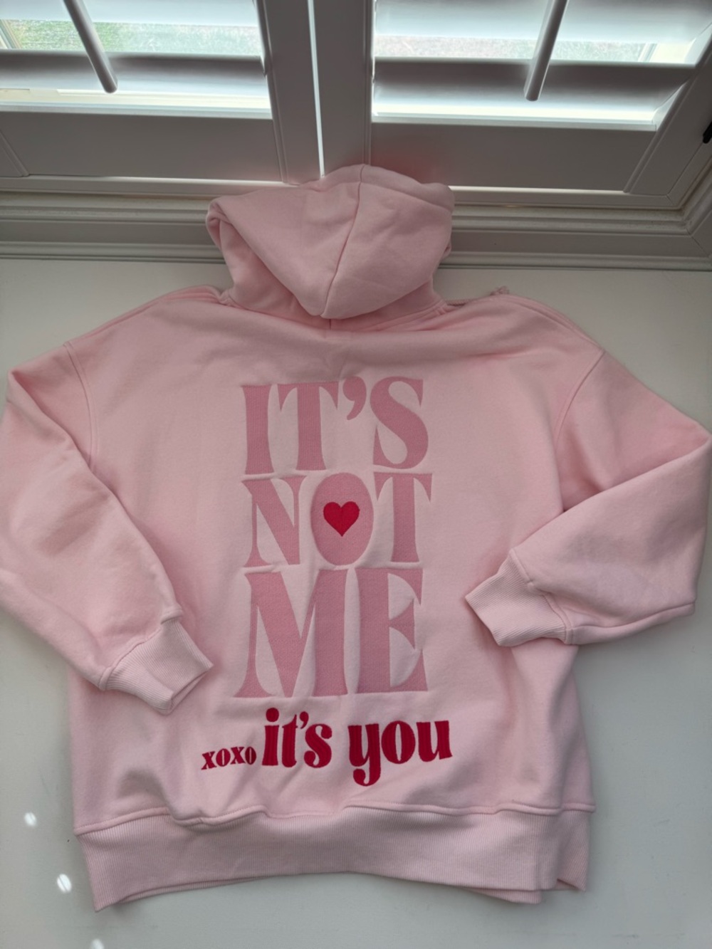 Sun-kissed Coconuts “It’s Not Me It’s You” Pink Hoodie Graphic Size S/M $79